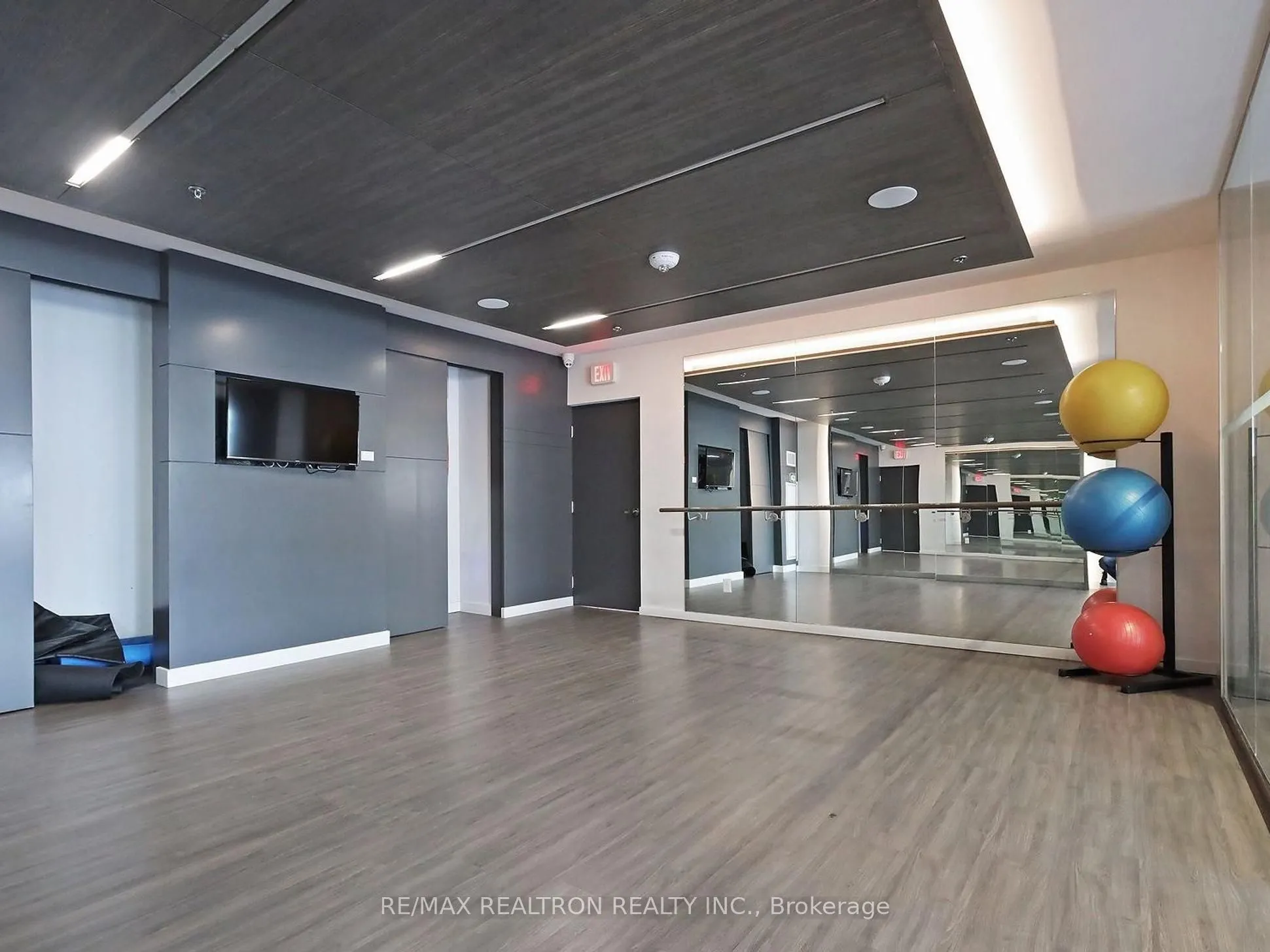318 Richmond Street W, #2201