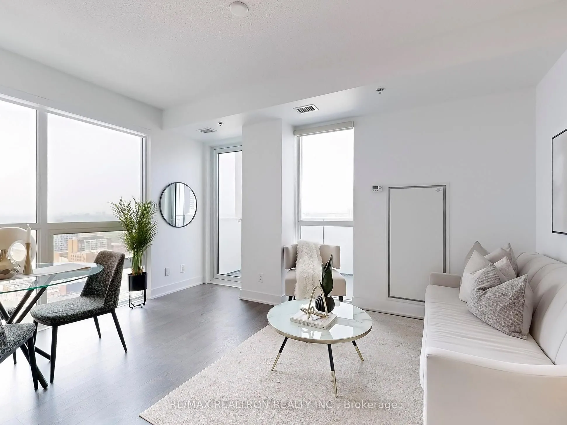 318 Richmond Street W, #2201