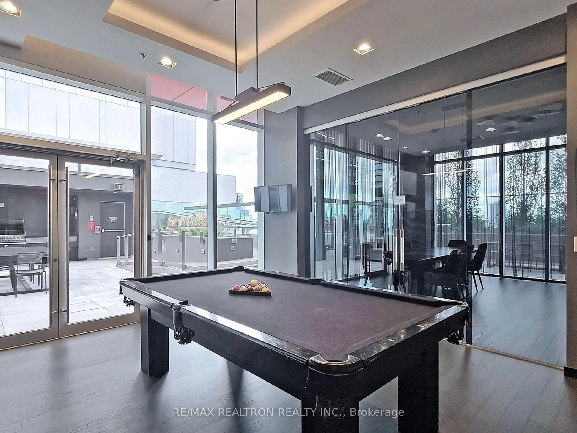 318 Richmond Street W, #2201