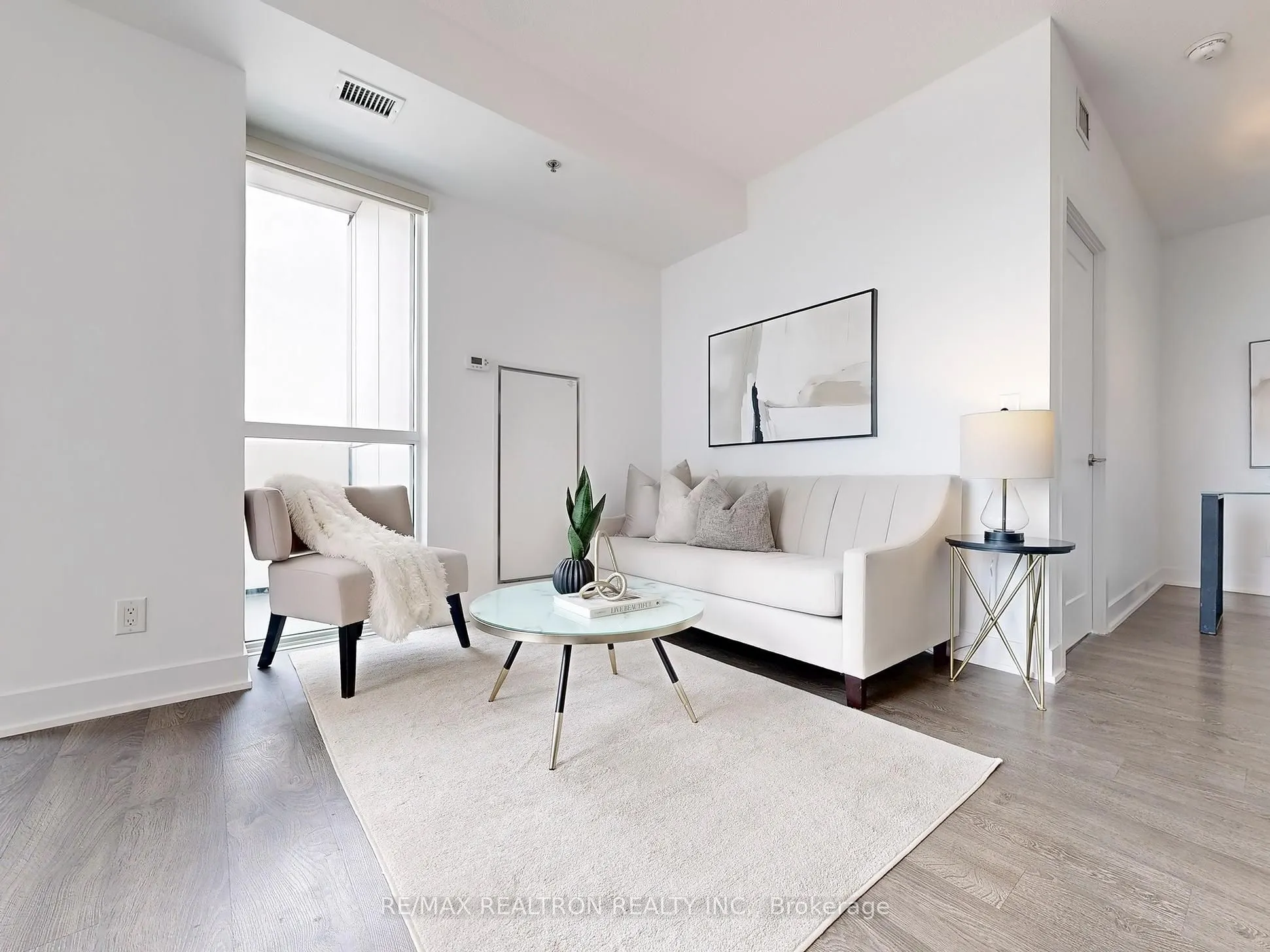 318 Richmond Street W, #2201