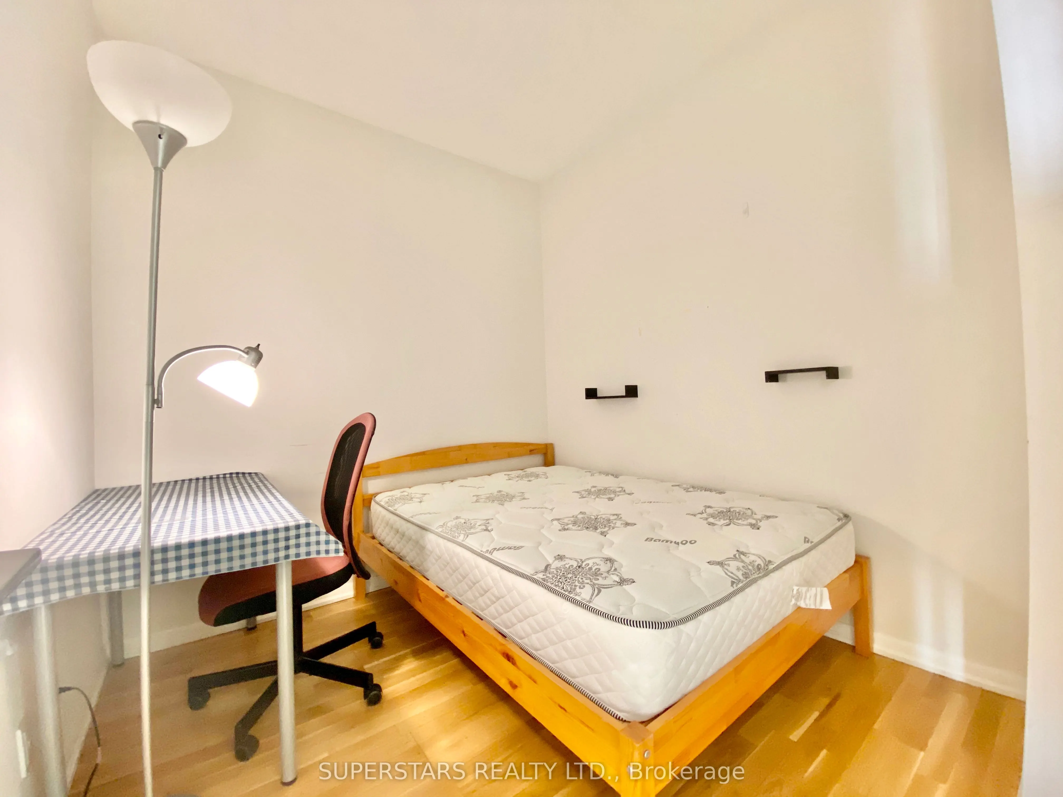832 Bay Street, #4302