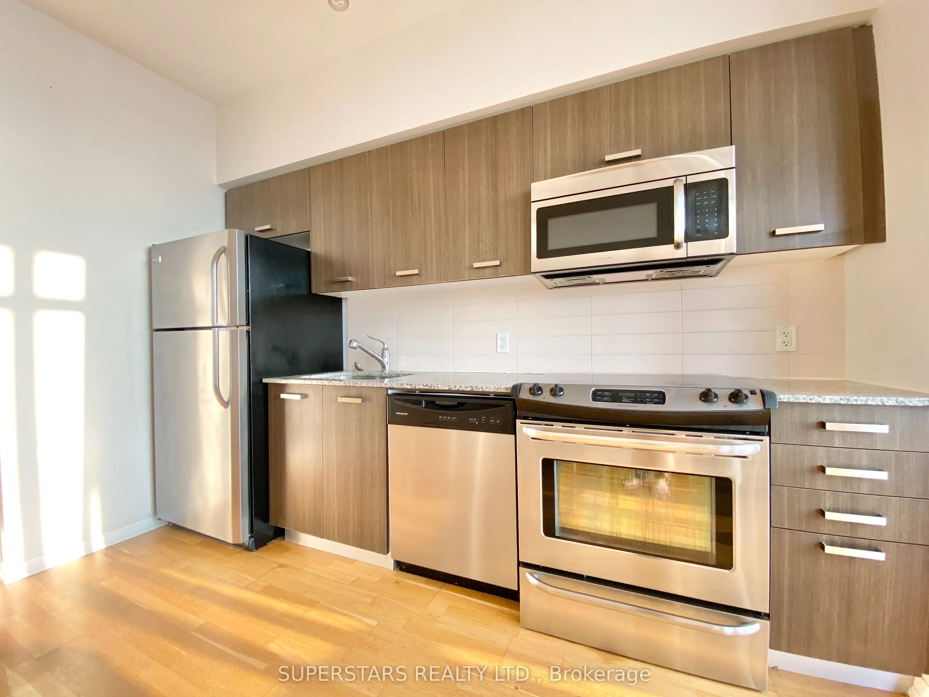 832 Bay Street, #4302