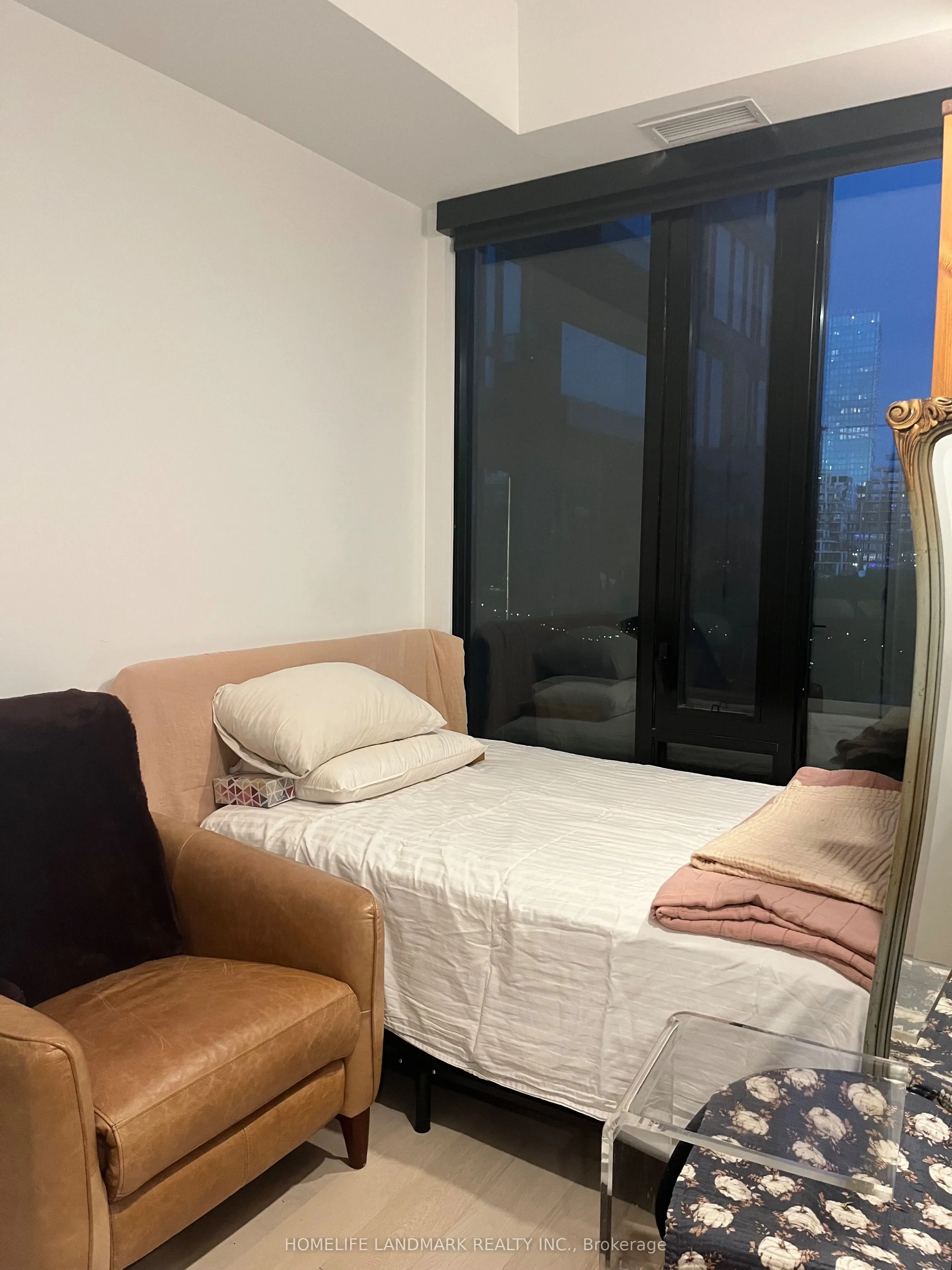 505 Richmond Street W, #427