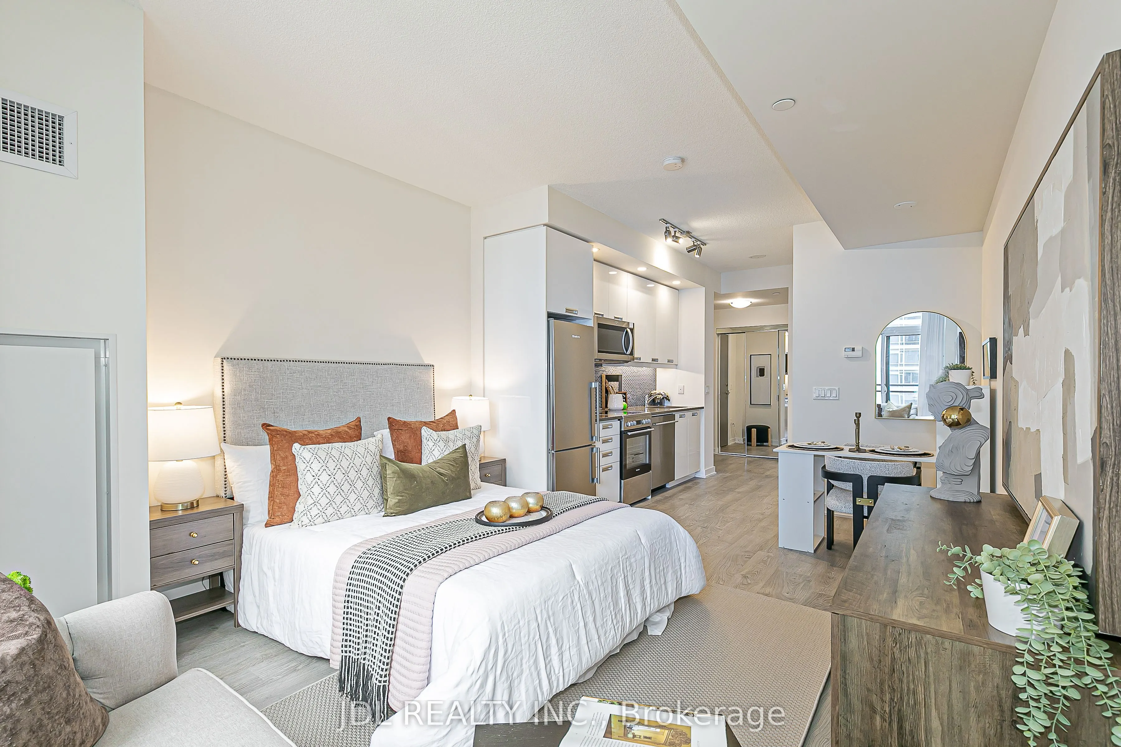 99 John Street, #3006