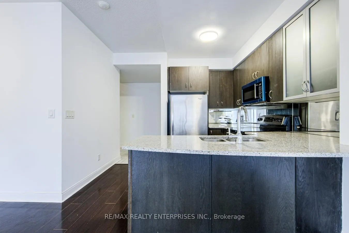 18 Yorkville Avenue, #315