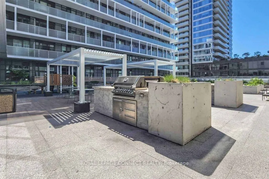 225 SUMACH Street, #2005