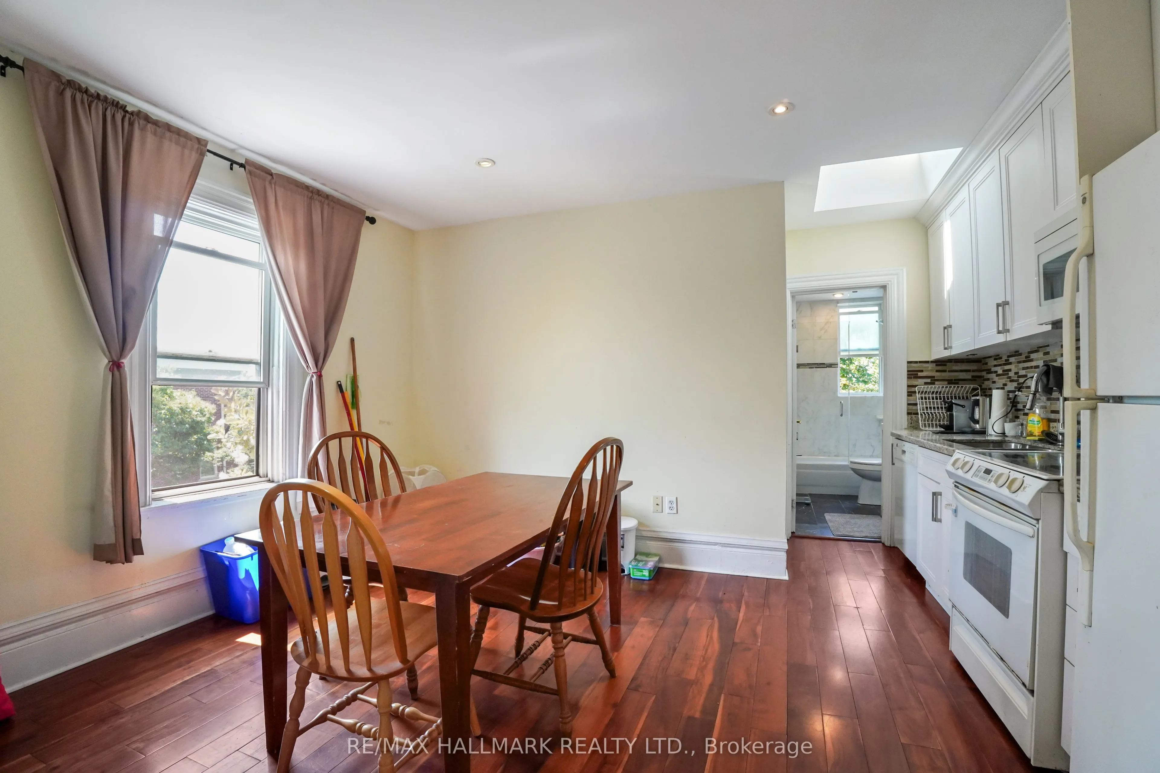 702 Bathurst Street, #Unit 2