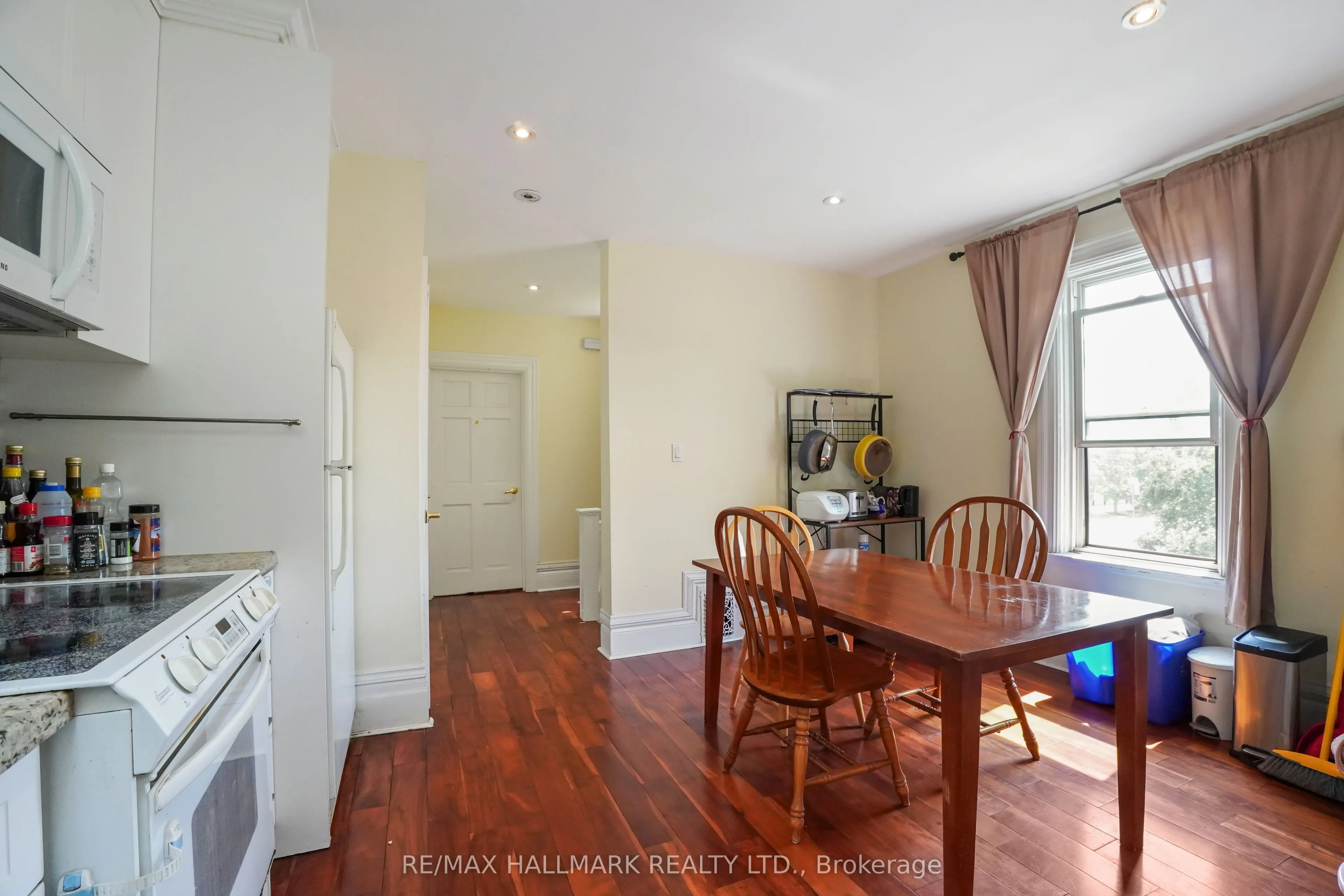 702 Bathurst Street, #Unit 2