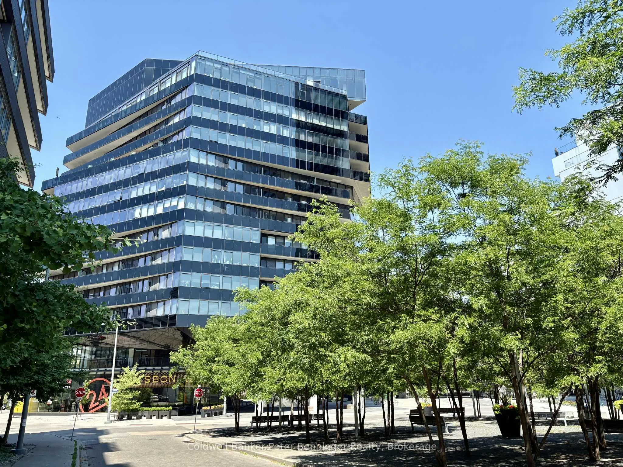 21 Lawren Harris Square, #514