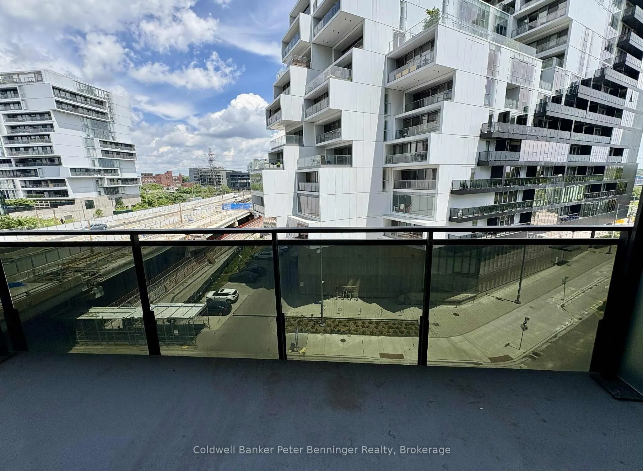 21 Lawren Harris Square, #514