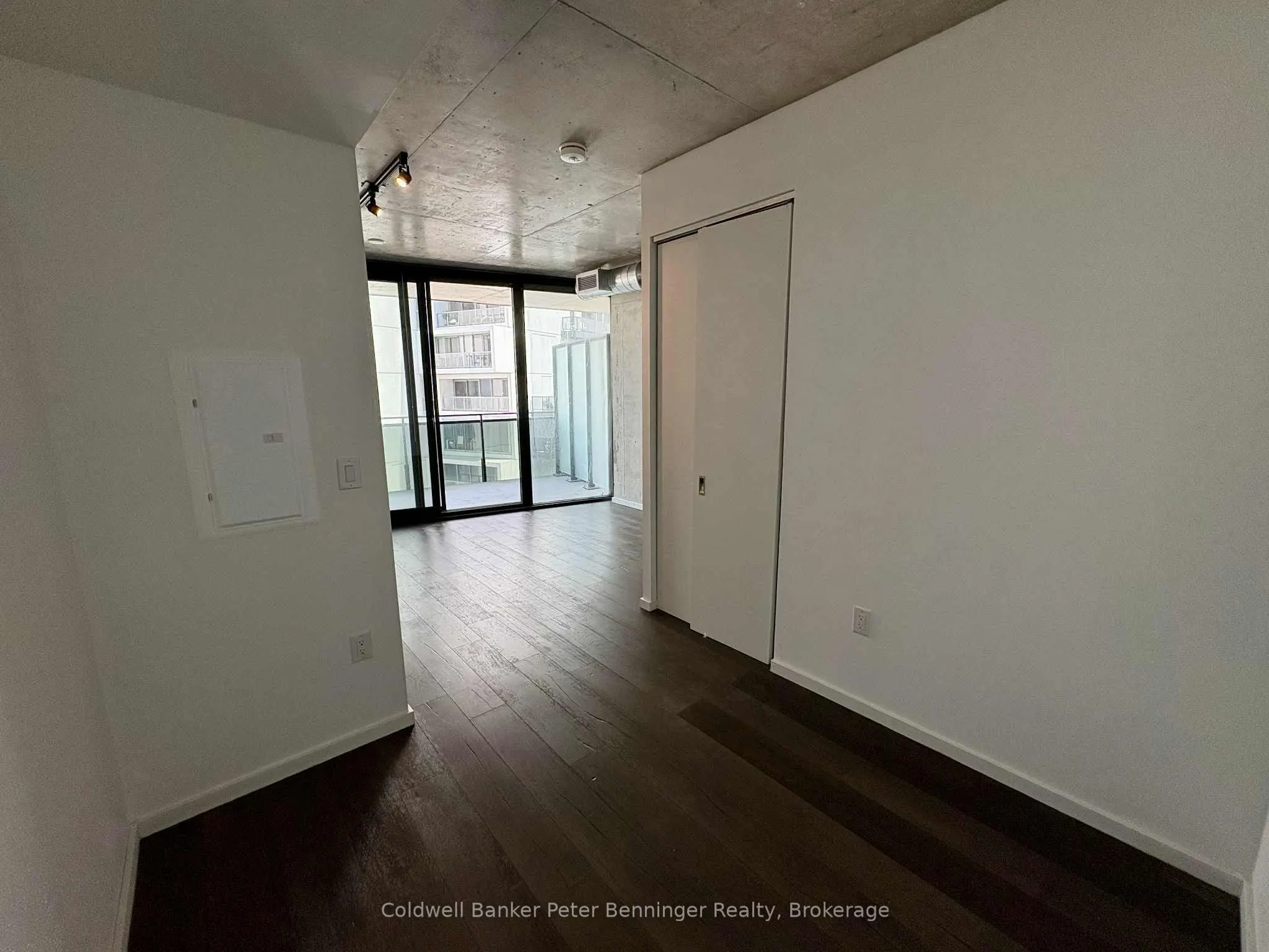 21 Lawren Harris Square, #514