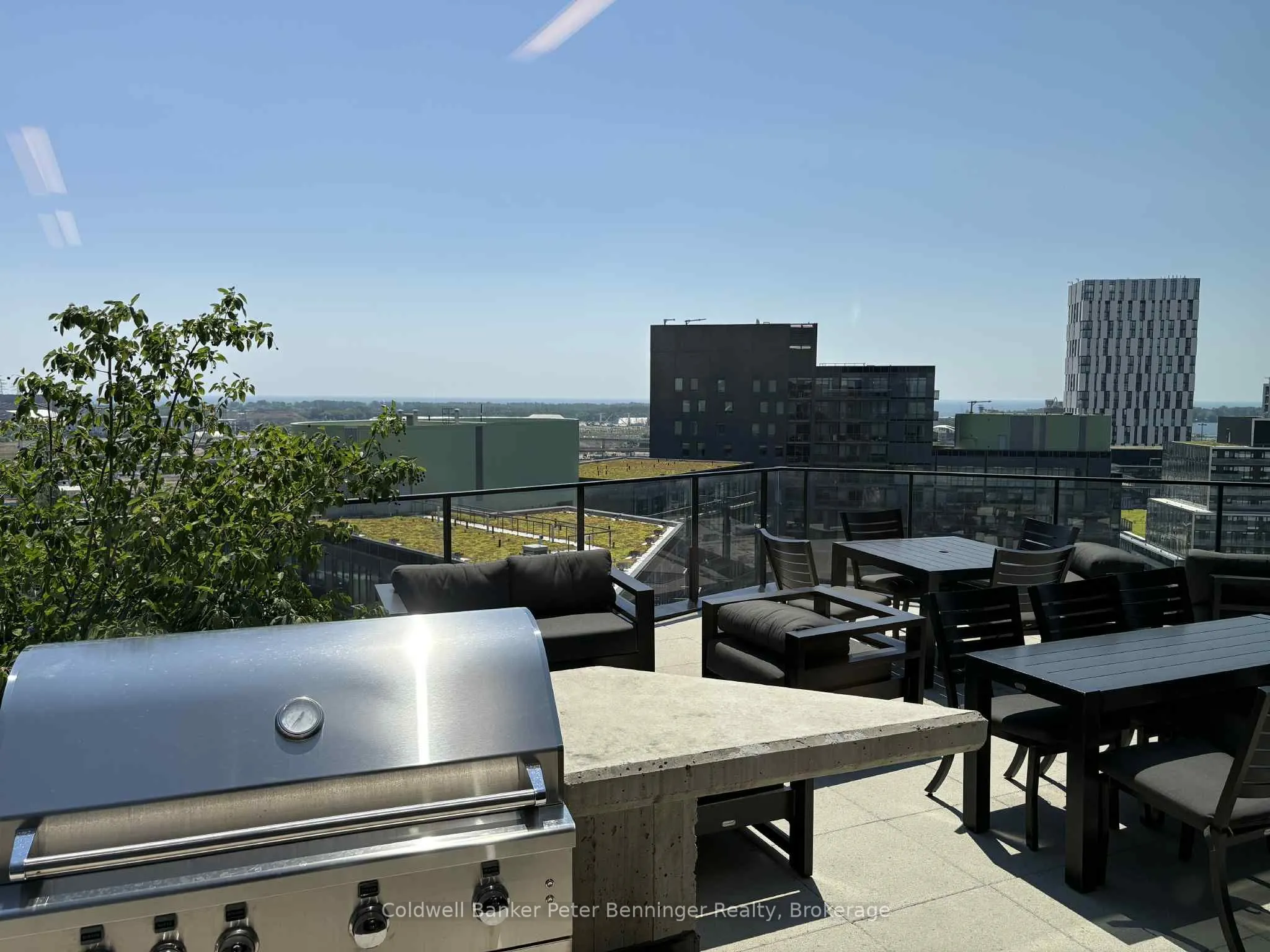 21 Lawren Harris Square, #514