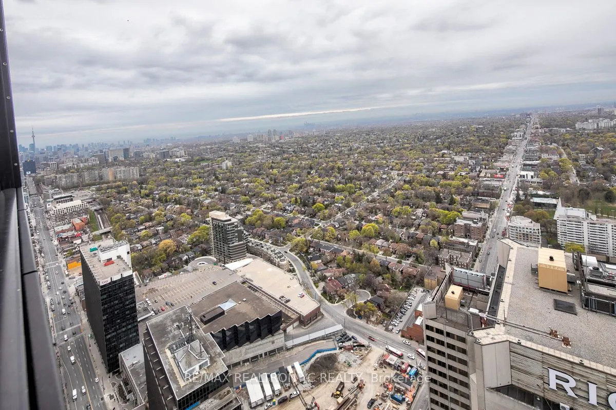8 Eglinton Avenue E, #4804