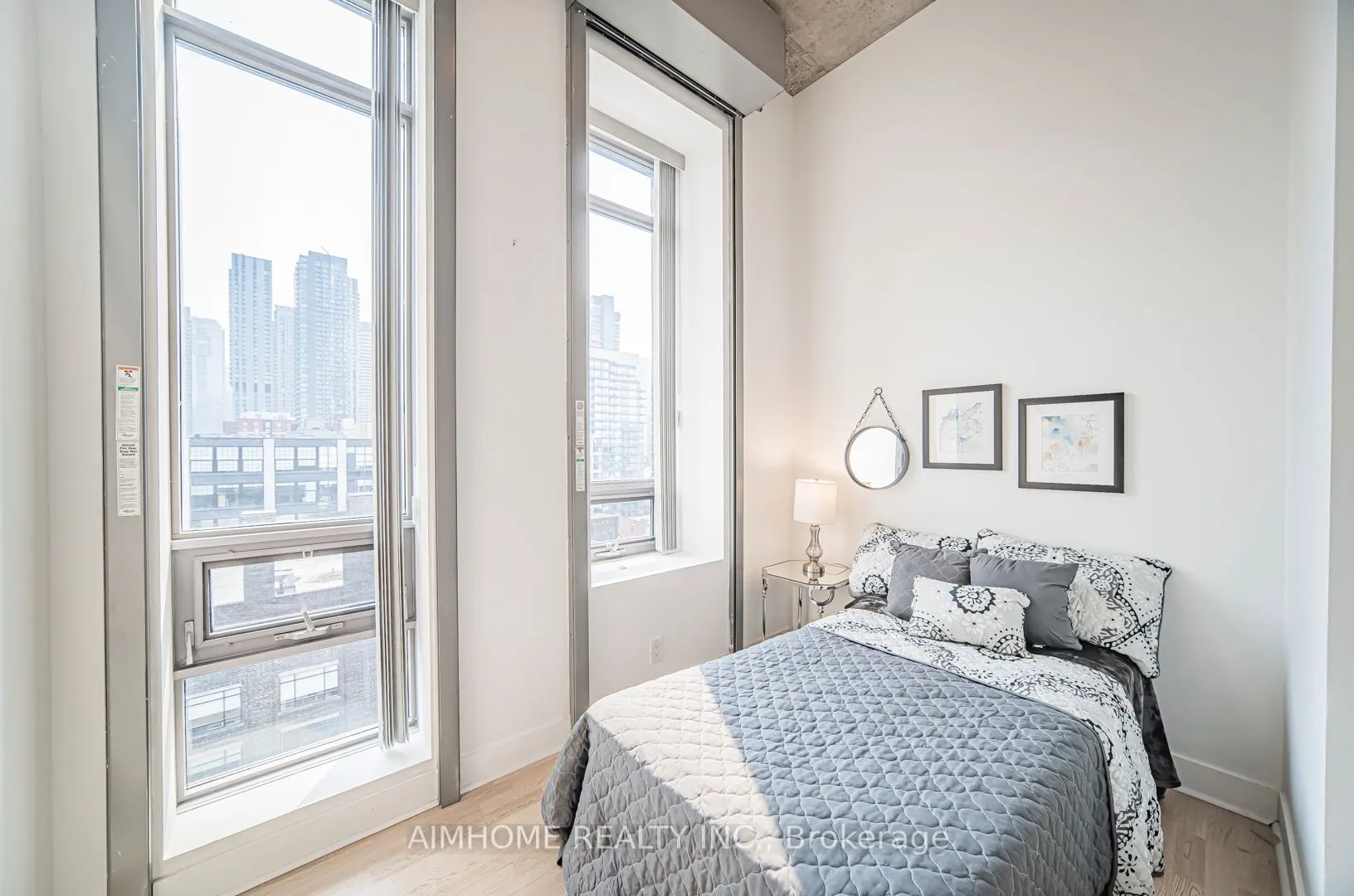 399 Adelaide Street, #1002
