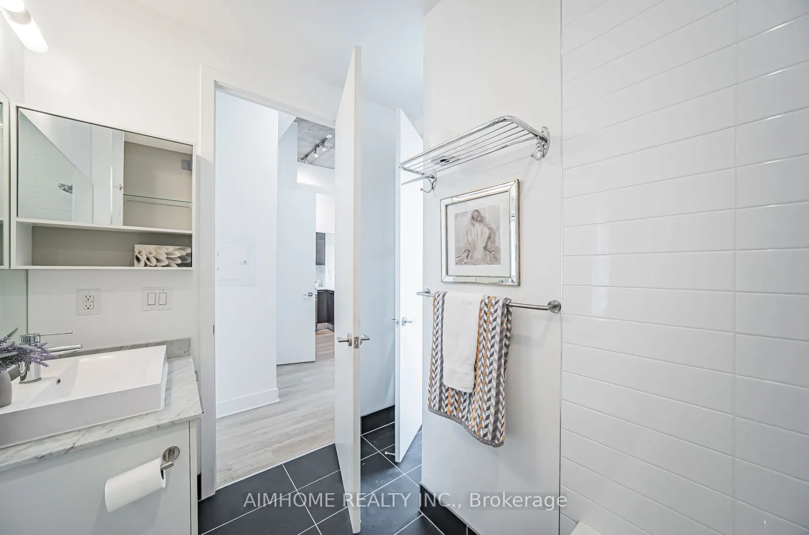 399 Adelaide Street, #1002