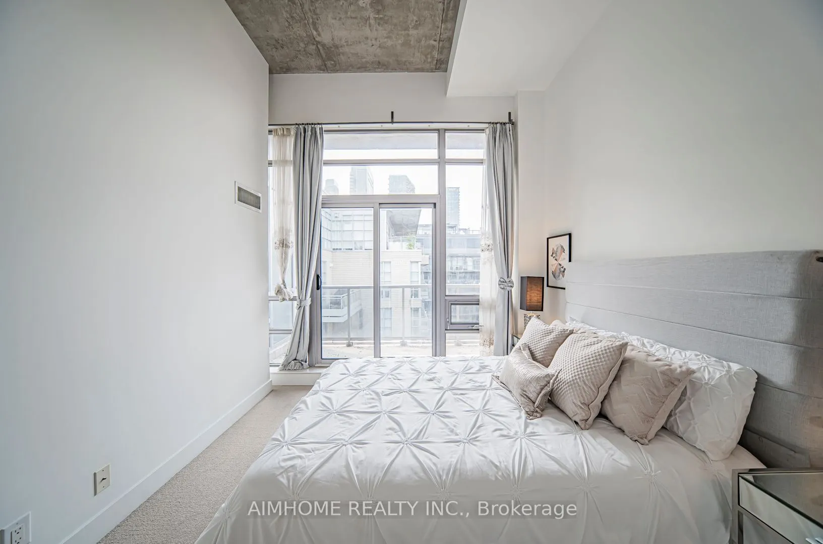 399 Adelaide Street, #1002