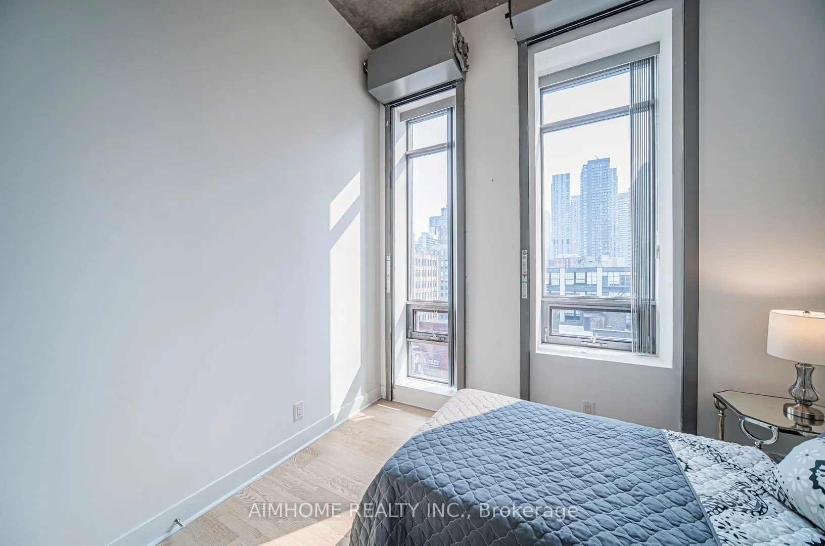399 Adelaide Street, #1002