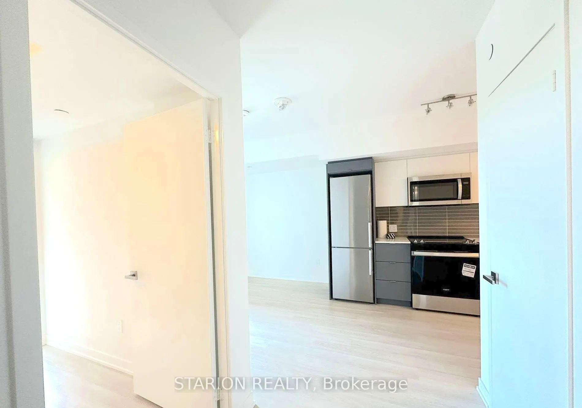 500 Wilson Avenue, #609