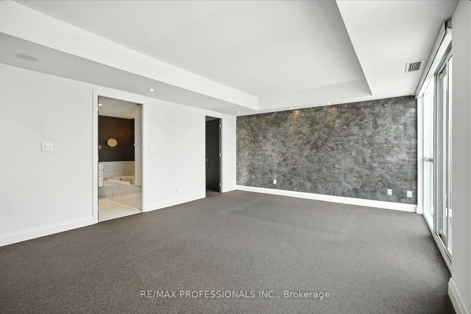 1430 Yonge Street, #1401