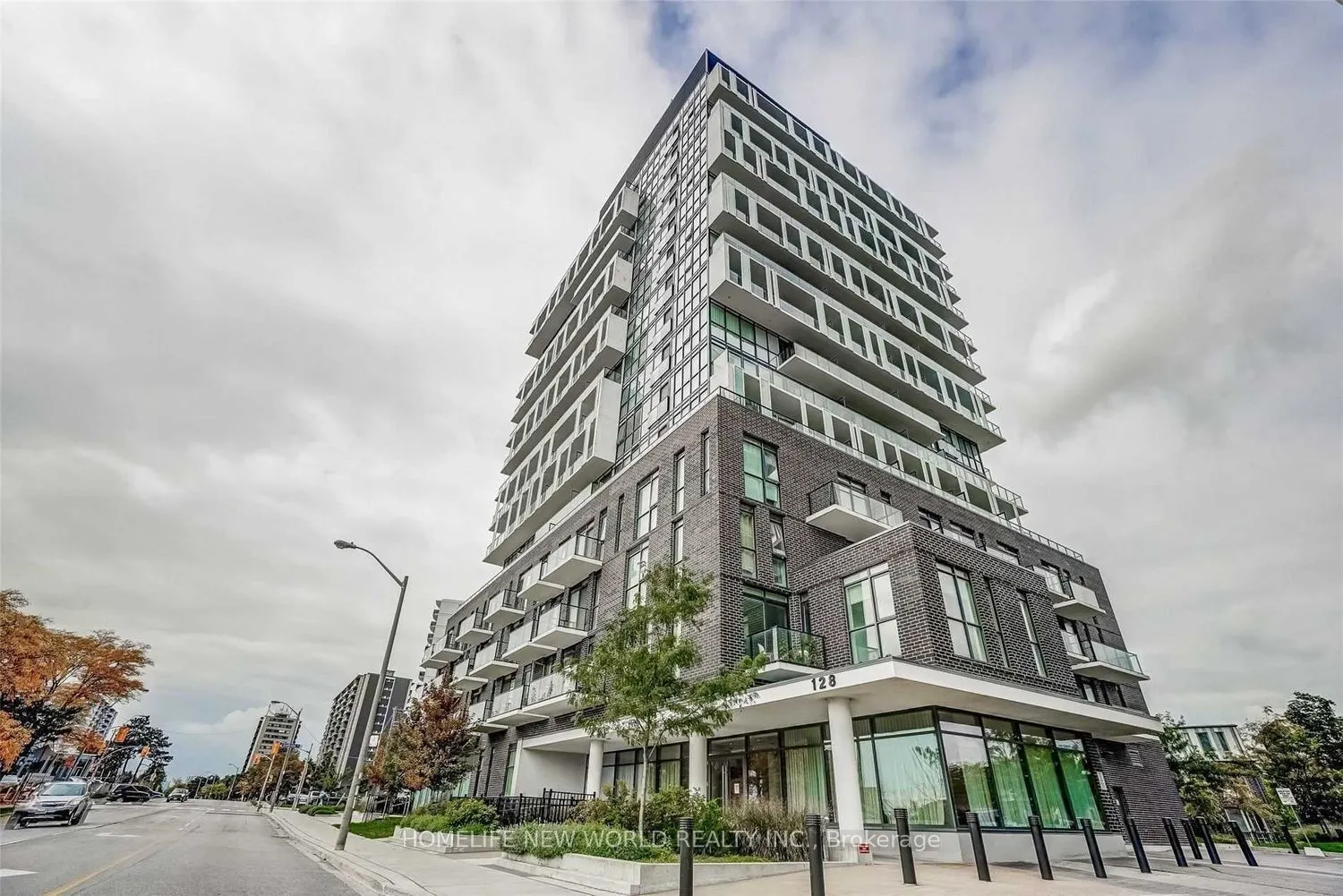 128 Fairview Mall Drive, #1006