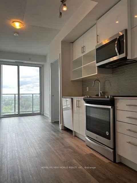 128 Fairview Mall Drive, #1006