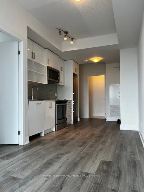 128 Fairview Mall Drive, #1006