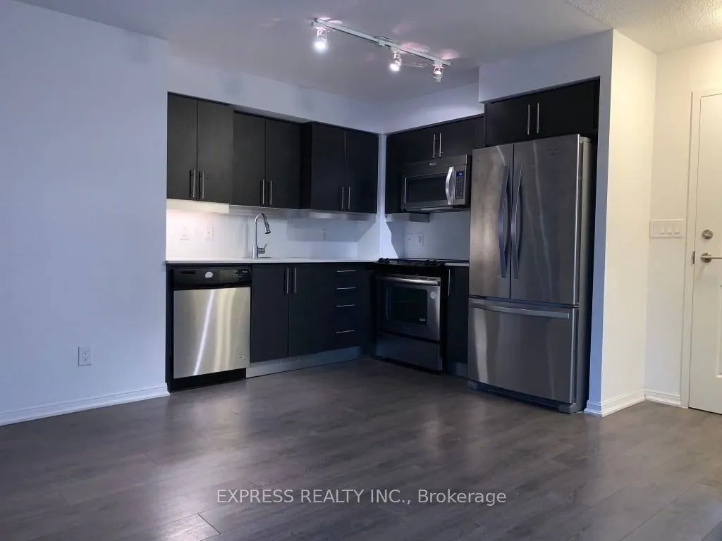 35 Bastion Street, #620