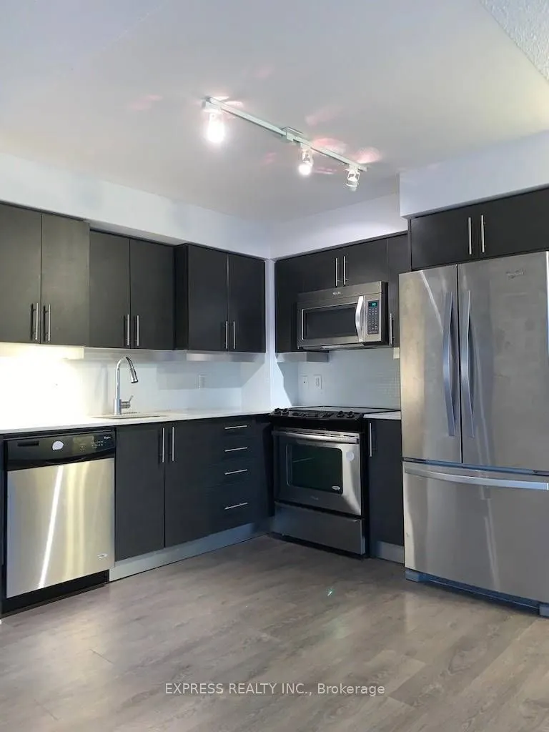 35 Bastion Street, #620