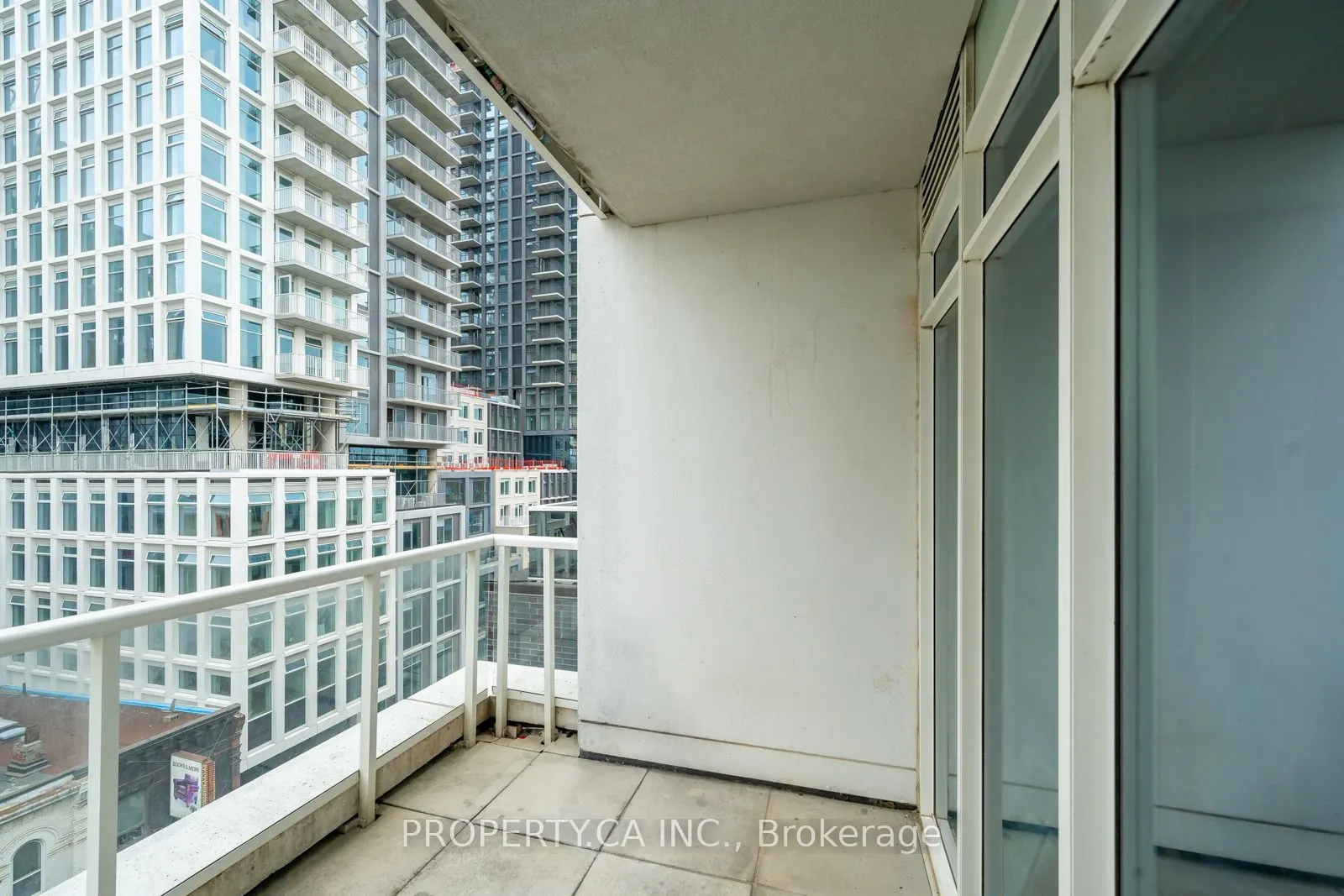 783 Bathurst Street, #712