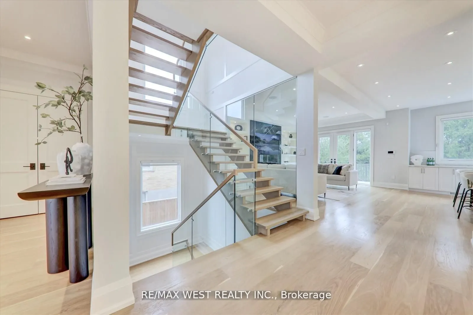 232 Ellerslie Avenue