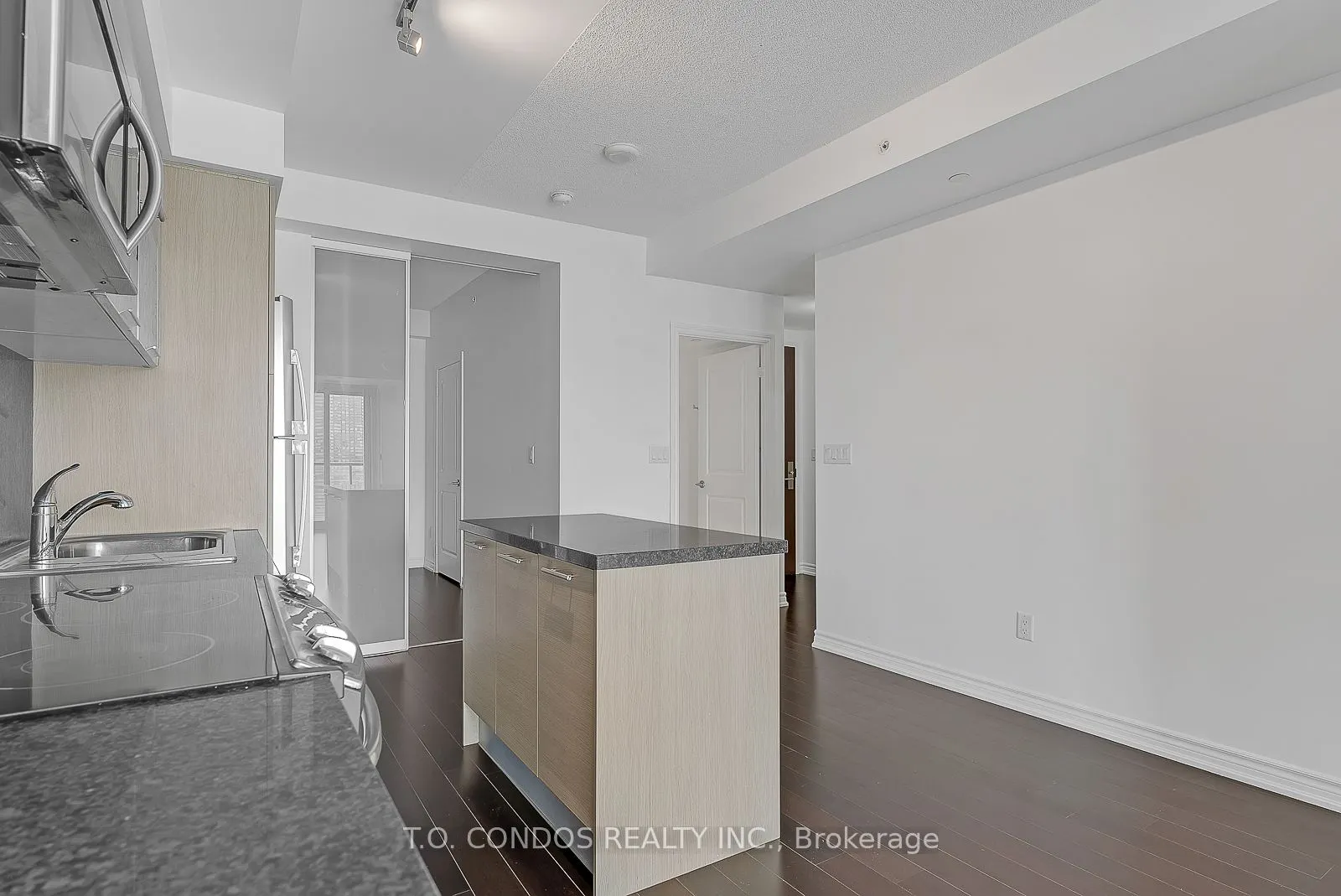 386 Yonge Street, #3808