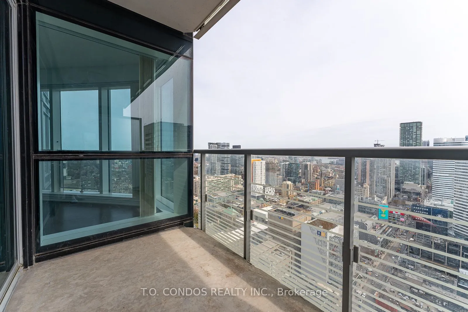 386 Yonge Street, #3808
