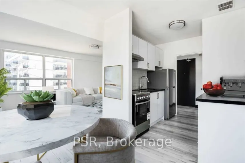 600 Eglinton Avenue W, #410