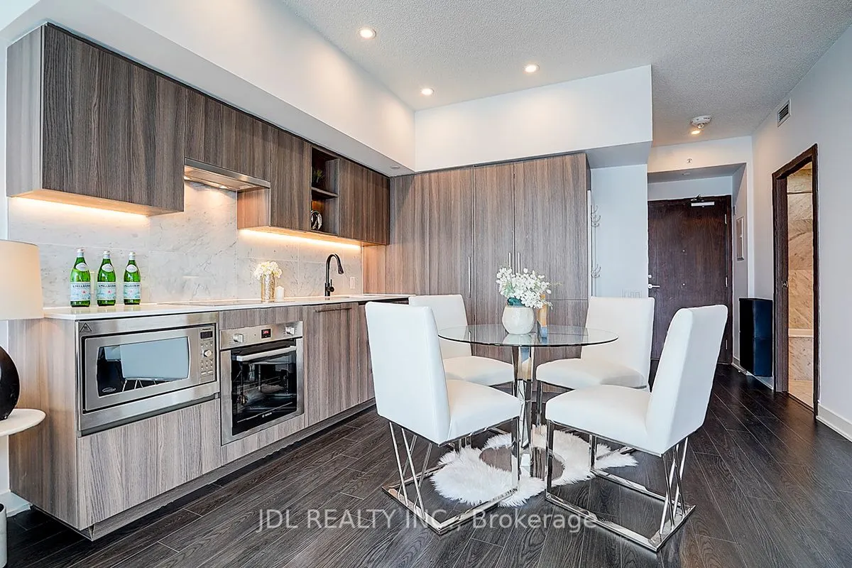 19 Bathurst Street, #3709