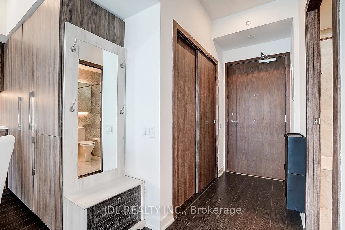 19 Bathurst Street, #3709