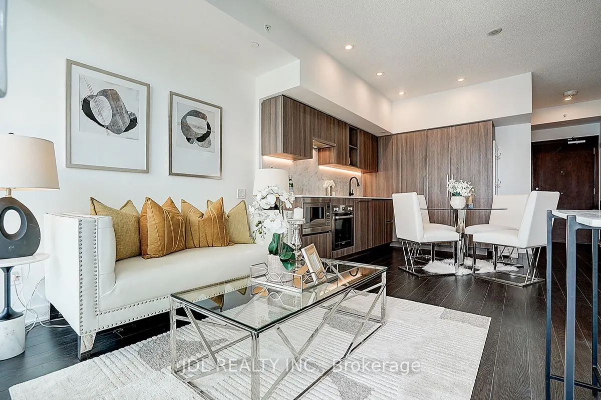 19 Bathurst Street, #3709