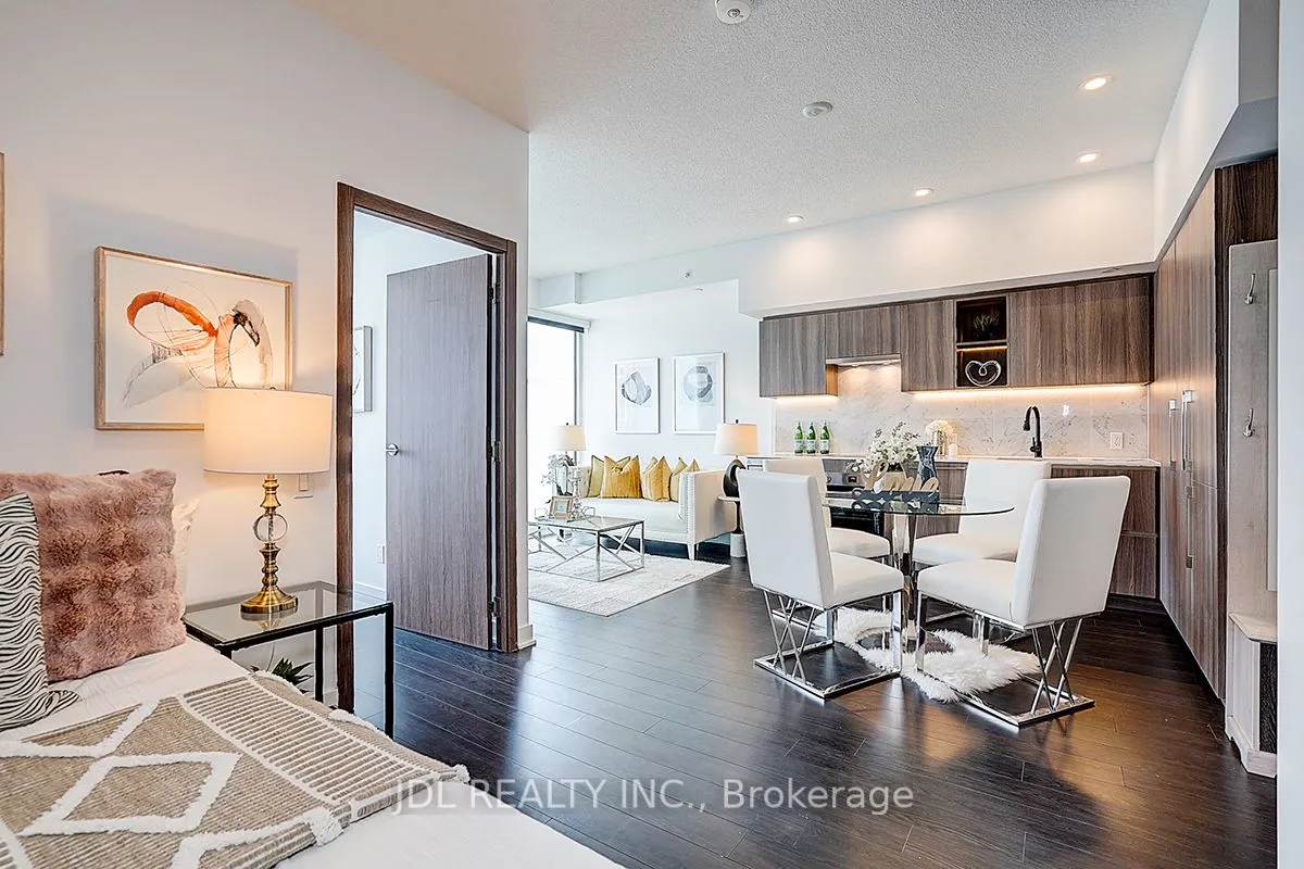 19 Bathurst Street, #3709