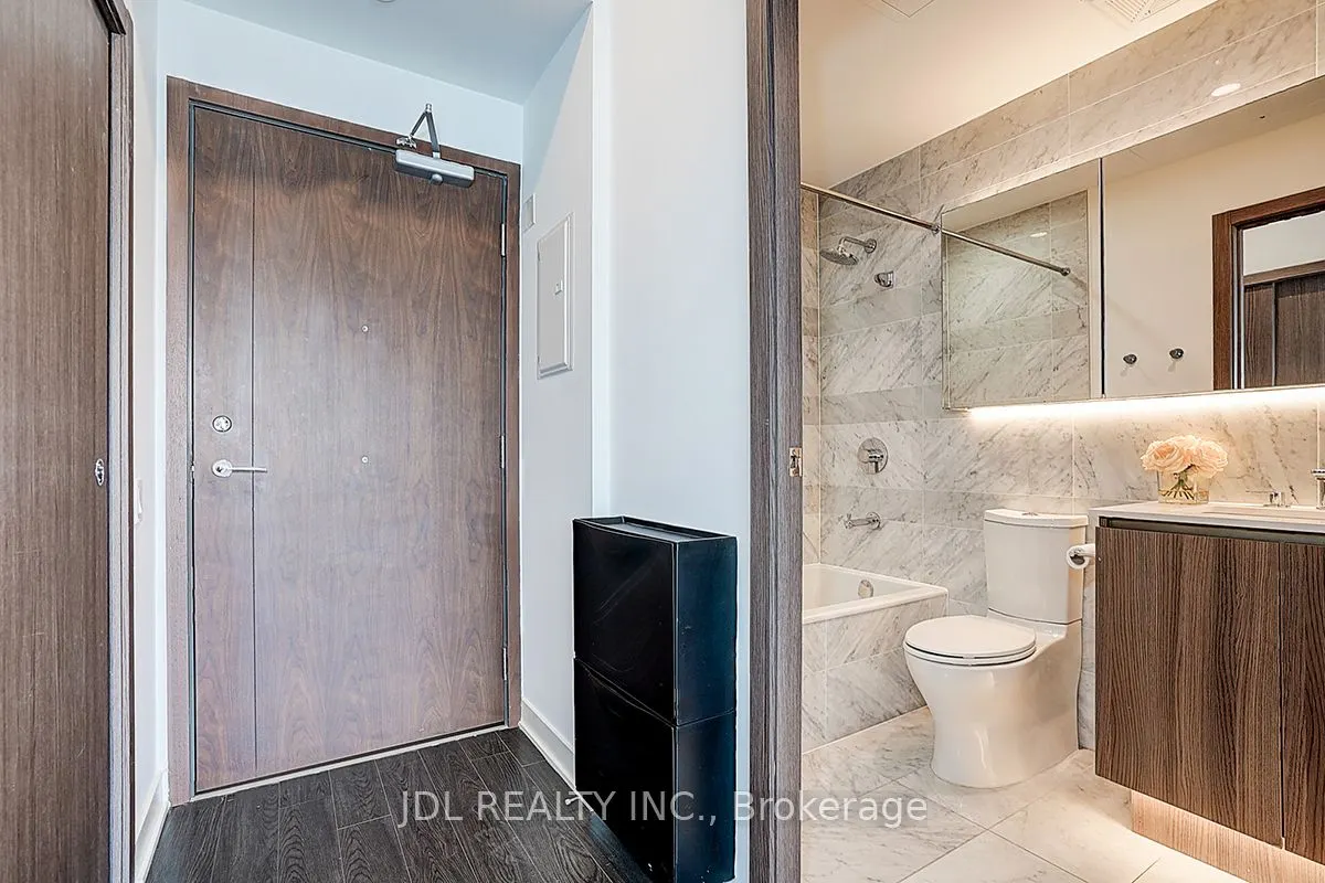 19 Bathurst Street, #3709