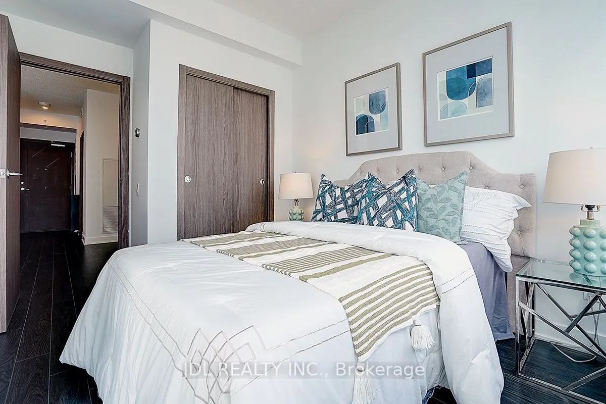 19 Bathurst Street, #3709