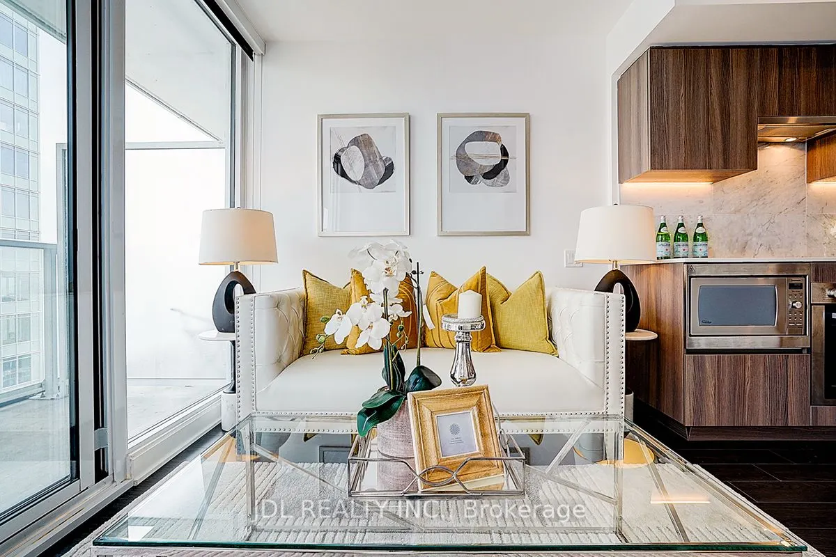 19 Bathurst Street, #3709
