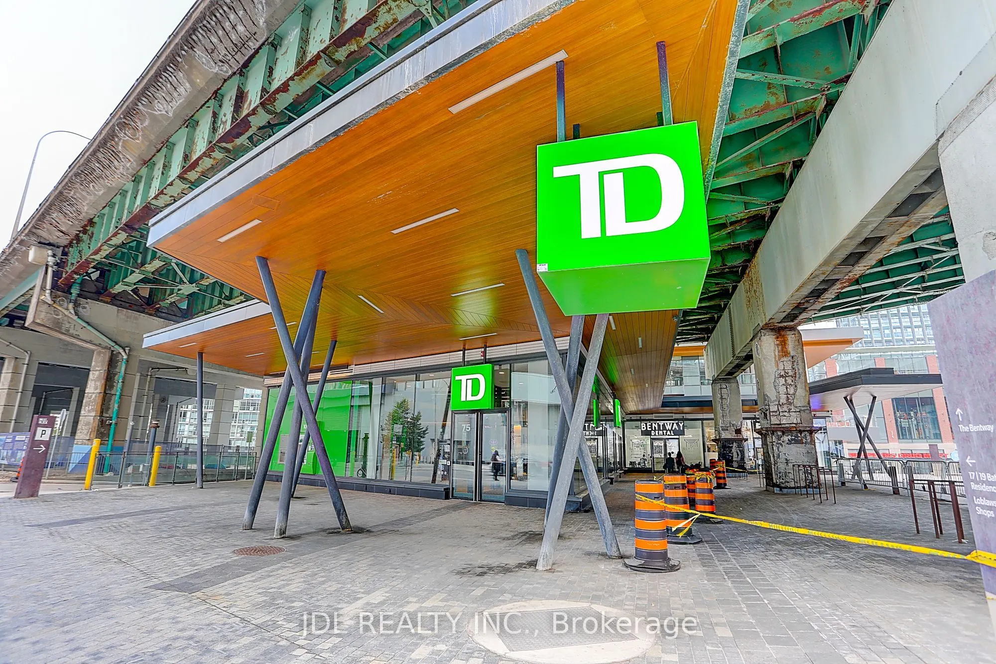 19 Bathurst Street, #3709