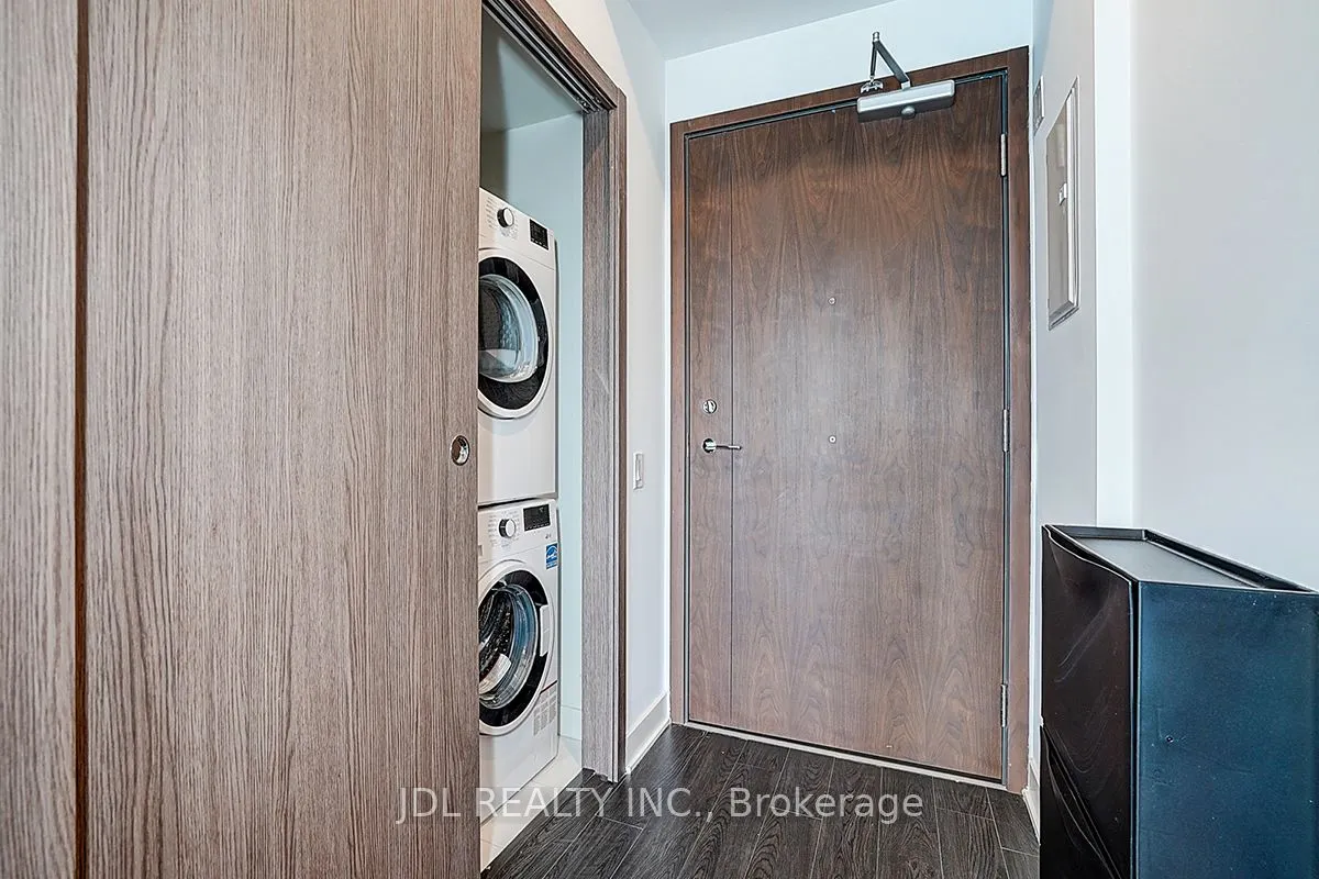19 Bathurst Street, #3709