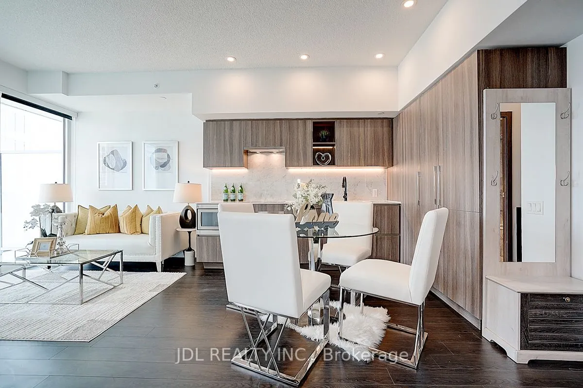 19 Bathurst Street, #3709