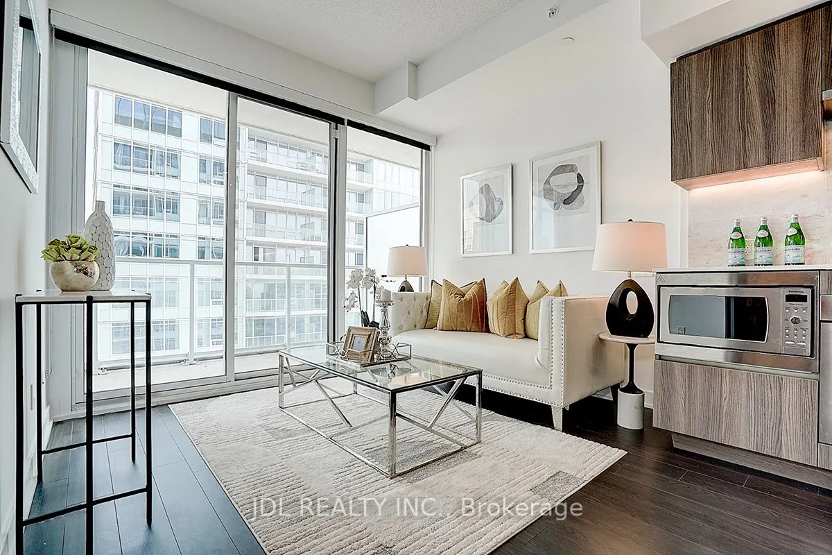 19 Bathurst Street, #3709