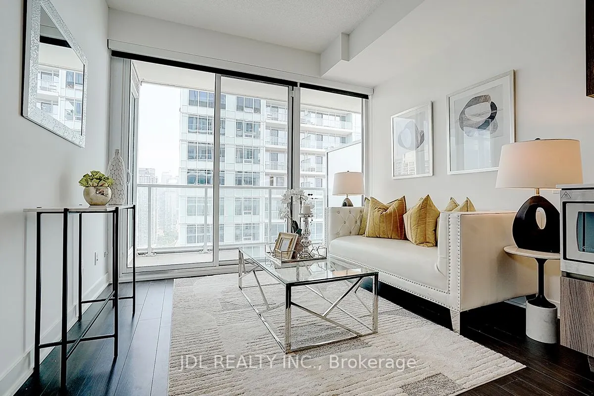 19 Bathurst Street, #3709