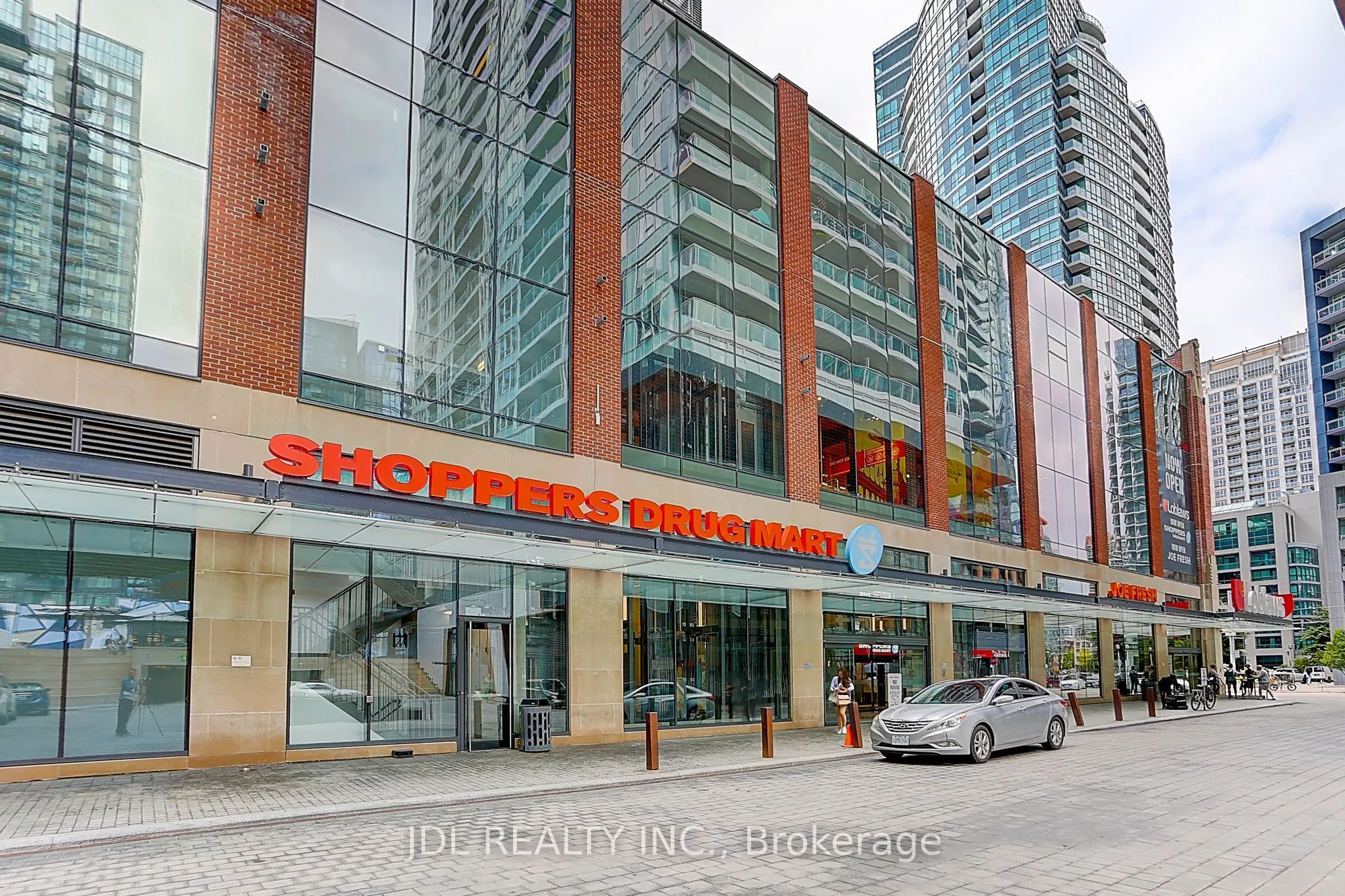 19 Bathurst Street, #3709