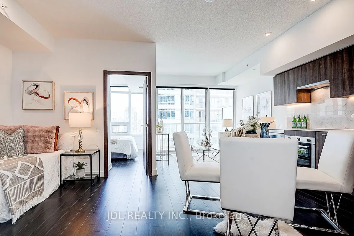 19 Bathurst Street, #3709