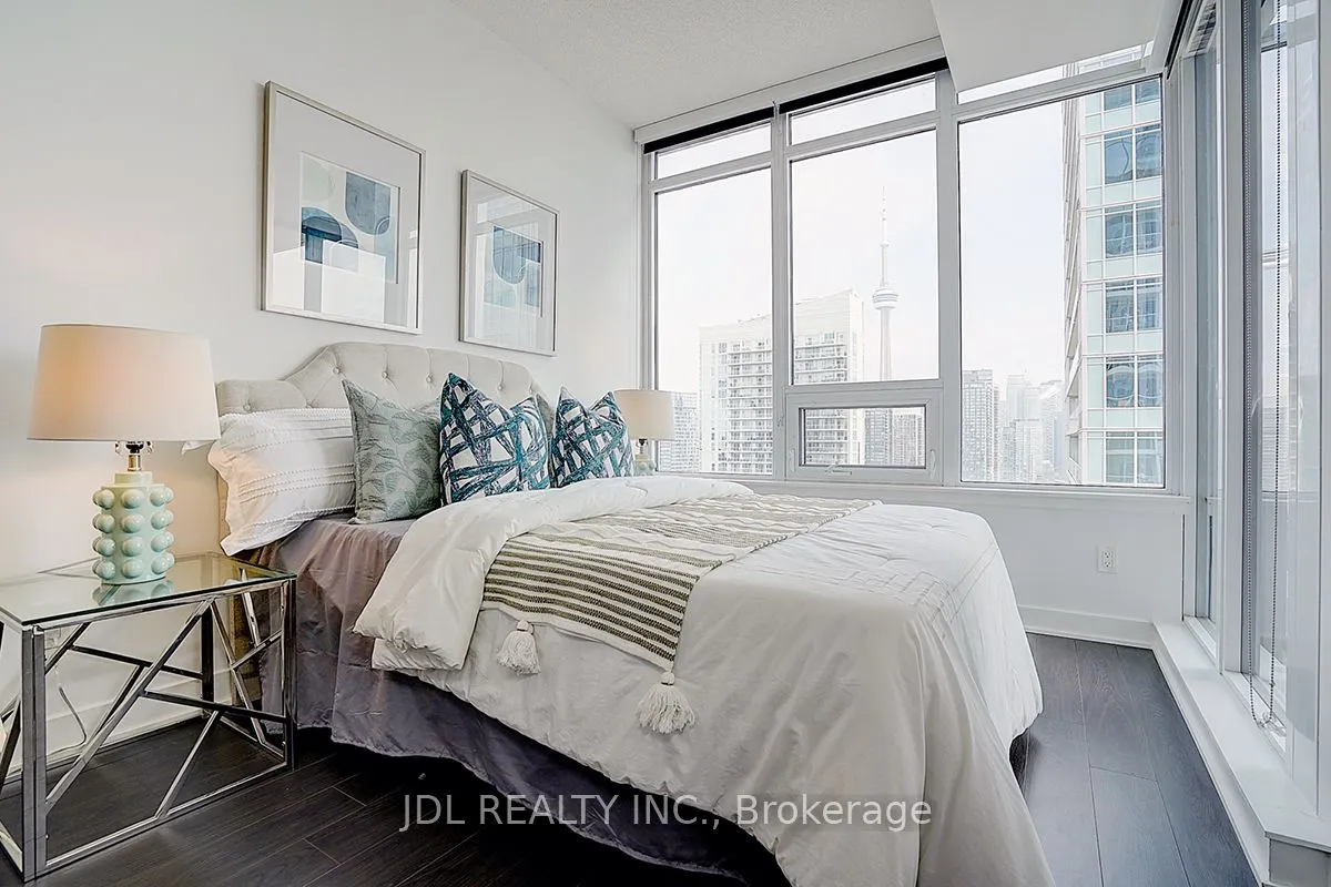 19 Bathurst Street, #3709