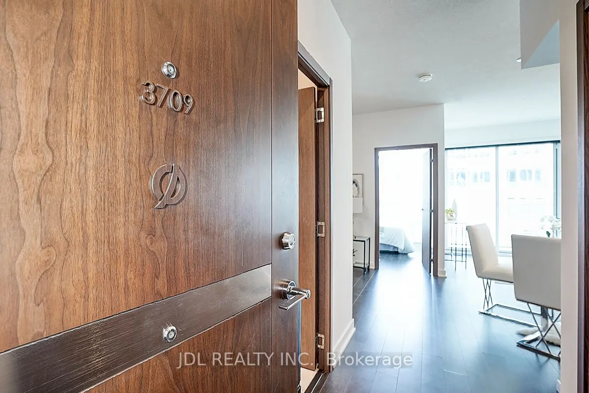 19 Bathurst Street, #3709