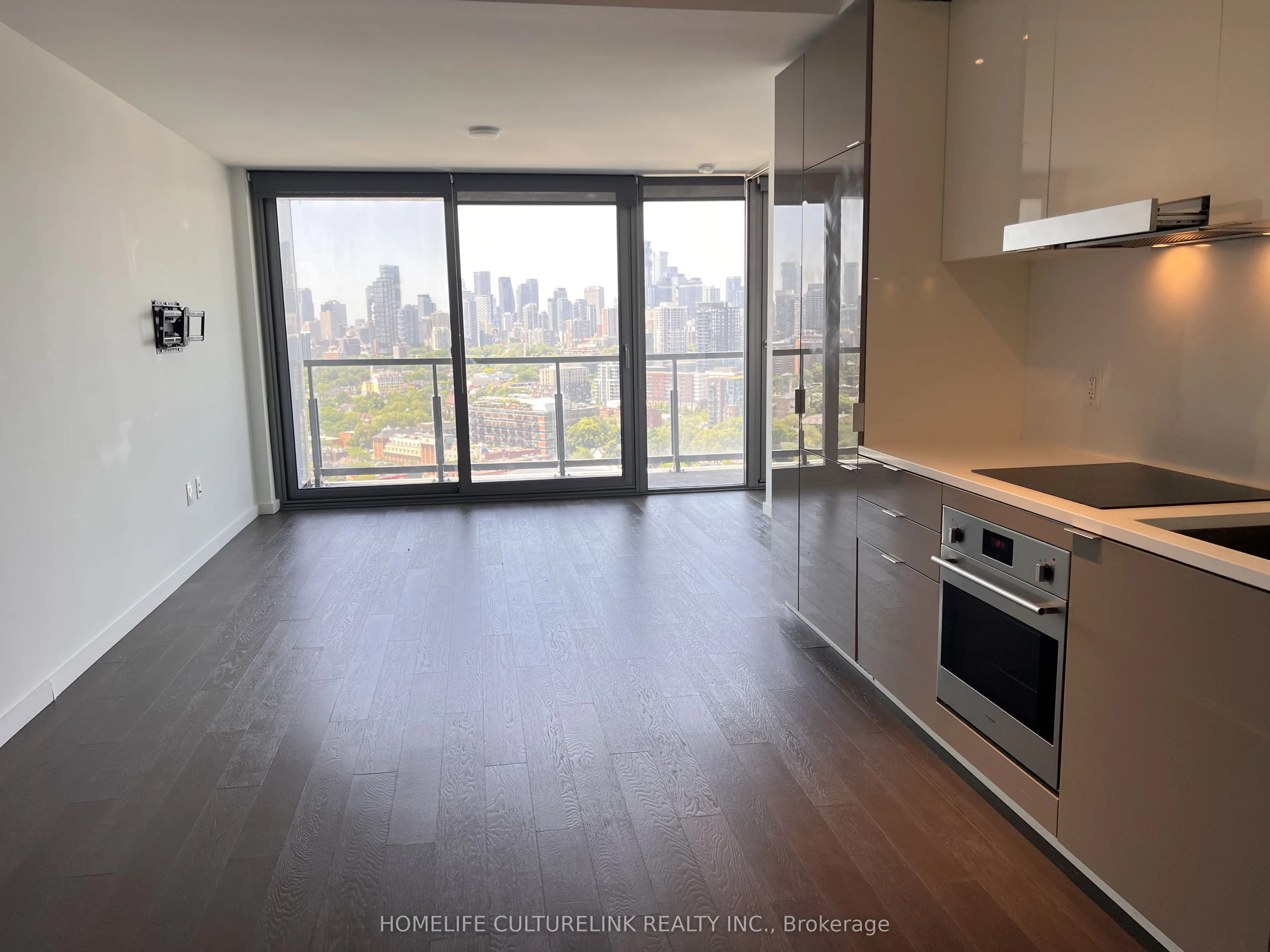 170 Bayview Avenue, #2504